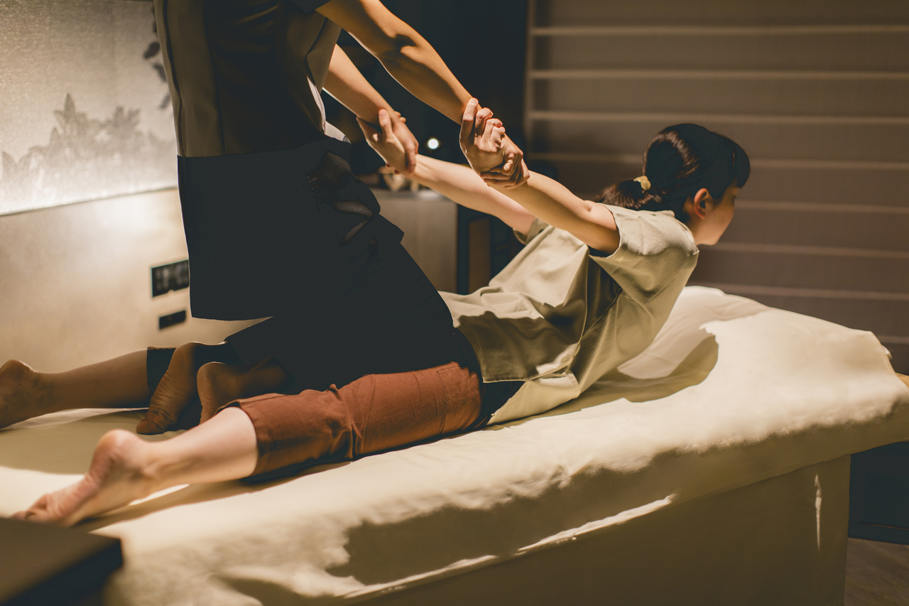 8lements spa Thai massage.jpg